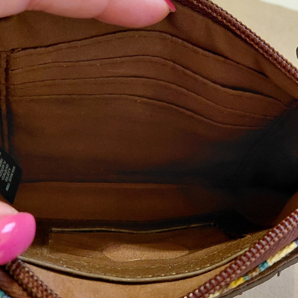 Relic Wristlet - Picture 3 of 7
